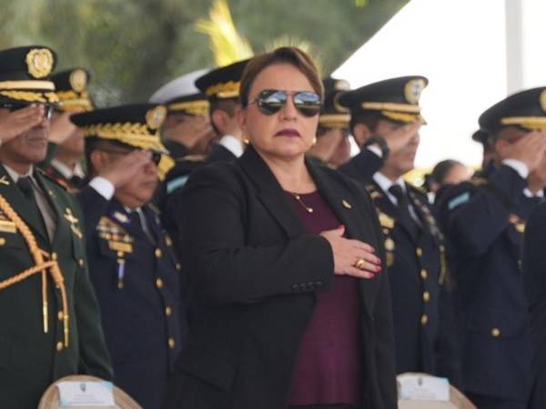 La presidenta de la República, Xiomara Castro, se refirió a la crisis postelectoral este jueves durante un evento institucional de ascensos policiales.