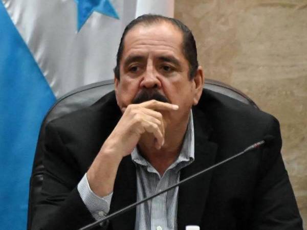 Carlos Zelaya, exdiputado y exsecretario del Congreso Nacional de Honduras, se encuentra fuera de Honduras recibiendo un tratamiento intensivo contra una terrible enfermedad, reveló una fuente a Diario LA PRENSA.
