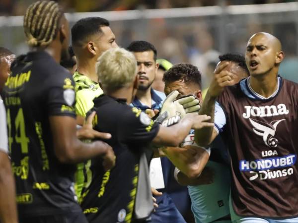 Diego Ledesma, uno de los futbolistas que fue expulsado en el cierre del partido entre Real España y Motagua.