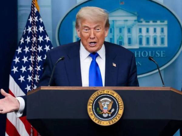 Estados Unidos e Irán pospusieron ayer una reunión prevista en Ginebra hoy con los mediadores en las negociaciones -Catar y Pakistán- para formalizar su memorando de entendimiento.