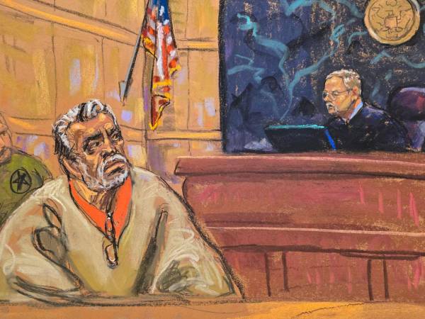 Fotografía de archivo del 18 de octubre de 2024 de un dibujo realizado por la artista Jane Rosenberg del juez Brian Cogan (d) frente al narcotraficante mexicano Ismael 'El Mayo' Zambada durante el juicio realizado en el Tribunal Federal de Brooklyn, en Nueva York (Estados Unidos).