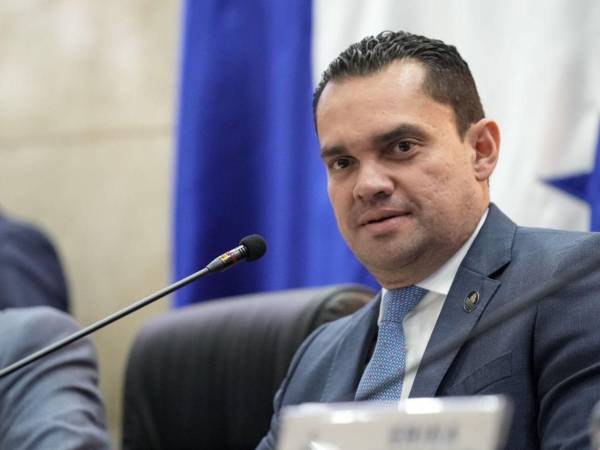 Los pueblos que defienden sus principios y participan activamente en la construcción de su futuro siempre encuentran el camino hacia el progreso. Abelardo no les va a fallar, expresó Zambrano.