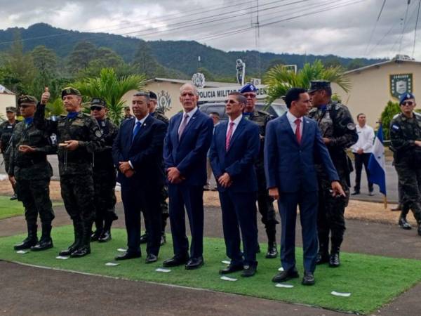 La ceremonia fue presidida por el presidente Nasry Asfura y contó con la participación de autoridades civiles y militares.