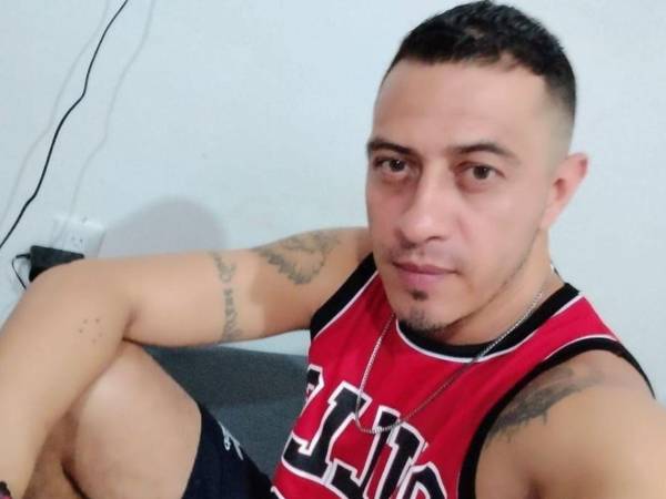 Bowye Burke había construido parte de su vida entre Honduras y Estados Unidos, país donde residió durante un tiempo en la ciudad de Nueva Orleans, experiencia que solía compartir en sus redes sociales como una etapa importante de su historia personal.