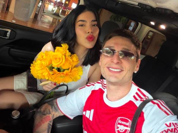 La cantante mexicana Kenia OS confirmó este viernes el fin de su relación sentimental con el cantante de corridos tumbados Peso Pluma, poniendo fin a semanas de especulaciones sobre una posible separación entre ambos artistas.