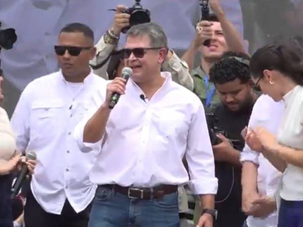 JOH agradeció a Dios y a las personas que, según su entorno, mantuvieron oraciones durante el tiempo que permaneció encerrado en una cárcel en Estados Unidos.