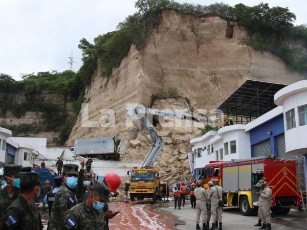 La Alcaldía Municipal del Distrito Central (AMDC) presentó este martes el informe preliminar sobre el derrumbe ocurrido el pasado 23 de junio en La Cañada, sector de Loarque, que dejó tres personas fallecidas.