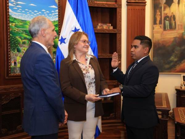 Cristian Midence Mejía asumió como secretario ejecutivo del Instituto Nacional de la Juventud.