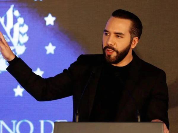 El mandatario salvadoreño recordó que hizo la misma propuesta a la exsecretaria de Estado de Estados Unidos y excandidata presidencial por los demócratas, Hillary Clinton.