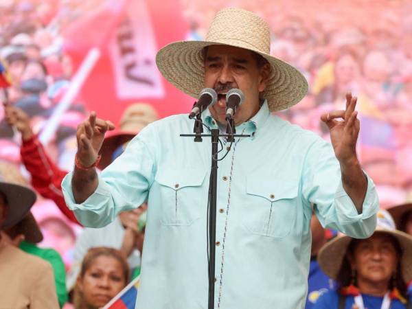 El presidente de Venezuela, Nicolás Maduro, pronuncia un discurso durante una marcha este miércoles, en Caracas (Venezuela).