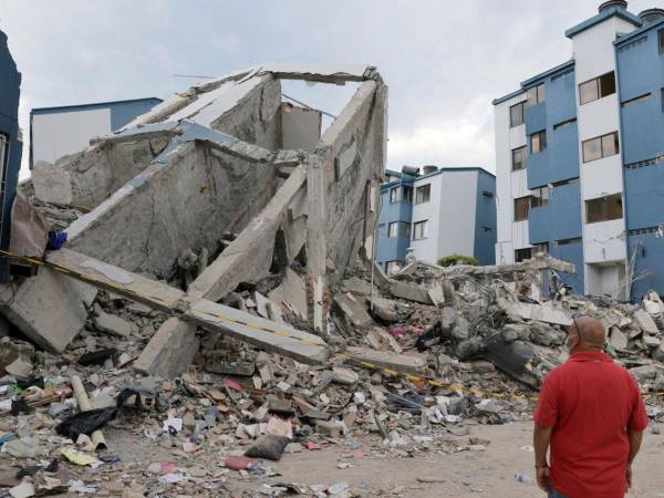 El número de viviendas destruidas aumentó de 12,504 a 14,493, mientras que otras 81,506 tienen daños y 66 edificios han colapsado, estos últimos principalmente en Cali y Pereira.