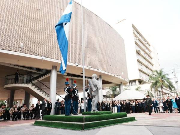 La jornada reunió a diputados, funcionarios, empleados del Legislativo e invitados especiales en el Palacio Legislativo.