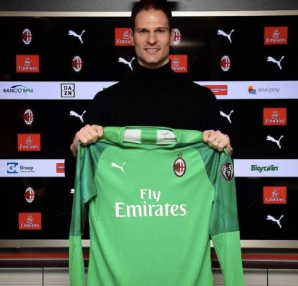El AC Milan obtiene la cesión del guardameta bosnio Asmir Begovic hasta final de temporada. Llega procedente del Bournomeuth de la Premier League de Inglaterra.