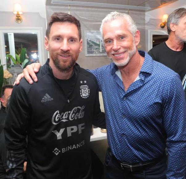 Lionel Messi encabezó la delegación de Argentina que fue recibida exclusivamente por el restaurante Baires Grill.