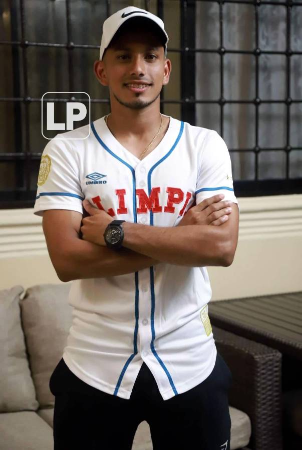 Edwin Rodríguez lució los colores del Olimpia en su último día en Honduras.