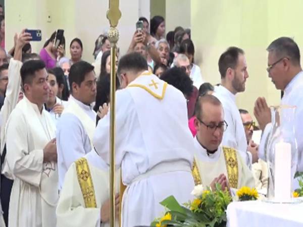 La Iglesia católica celebra con alegría esta ordenación. Imagen tomada de Arquidiócesis San Pedro Sula.
