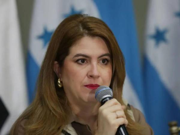 Cossette López-Osorio, consejera del CNE.