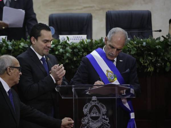 <b>El primer decreto sancionado corresponde a la ampliación del Régimen de Importación Temporal. </b>