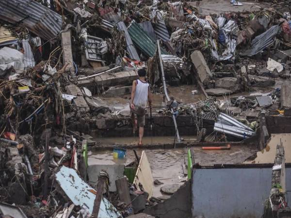 Daños causados por el tifón Kalmaegi en Talisay City, Cebú, Filipinas. EFE