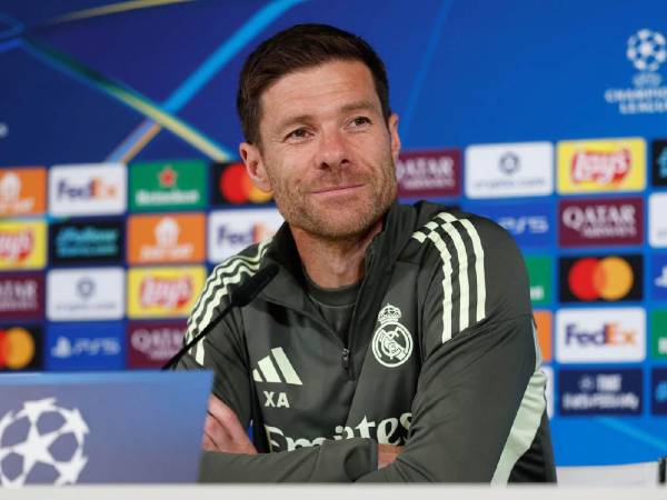 Xabi Alonso se muestra ilusionado previo a su debut en la Champion League.
