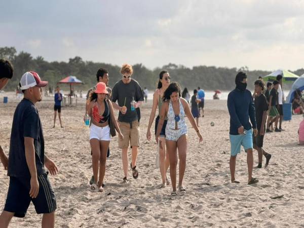 Se ofrecieron conciertos musicales, actividades de recreación familiar y eventos deportivos en las playas municipales.