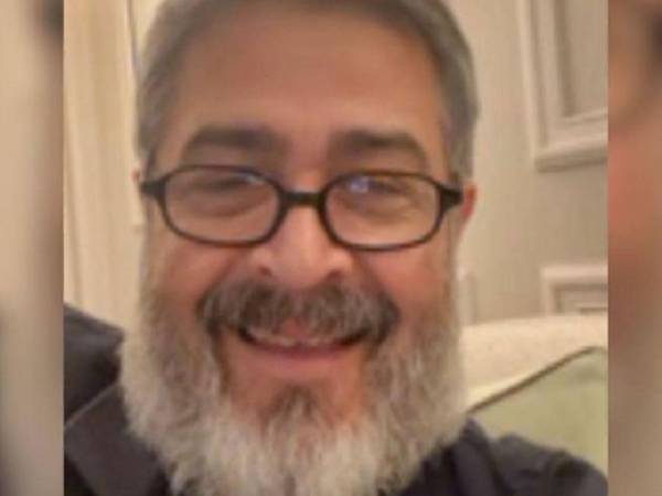 El fiscal general del Estado de Honduras, Johel Zelaya, exhortó ayer lunes a los organismos de seguridad nacional y la Policía Internacional (Interpol) a ejecutar una orden de captura contra el expresidente Juan Orlando Hernández, quien la semana pasada fue indultado por el presidente de EE.UU., Donald Trump.