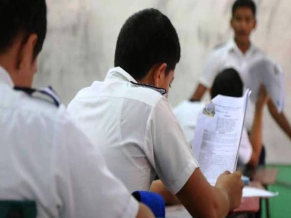 La suspensión de clases se mantiene por 24 horas más únicamente en el Municipio del Distrito Central. Imagen de archivo LA PRENSA.