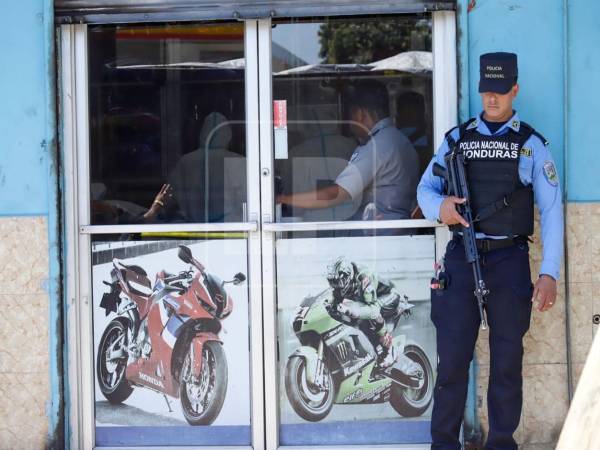 Las grabaciones de las cámaras de seguridad del local serán clave para que la Policía Nacional identifique y localice a los responsables.