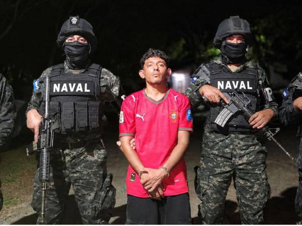De acuerdo con el expediente judicial en su contra, El Chevo tiene cuentas pendientes con la justicia salvadoreña desde el año 2025.