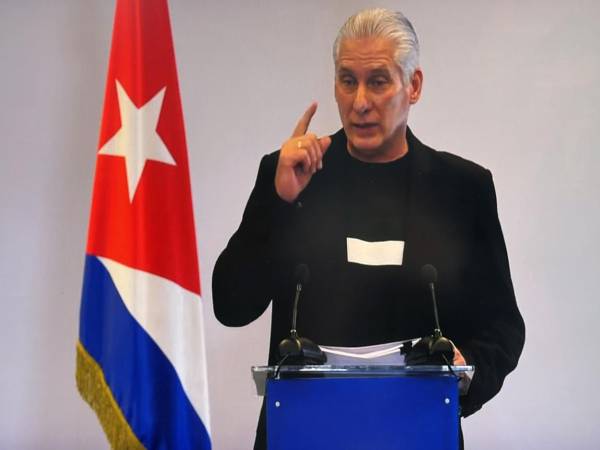 Díaz-Canel aseguró en una inusual comparecencia televisada que su Gobierno prepara un plan de desabastecimiento agudo de combustible ante las presiones de EE UU. EFE/ Presidencia de Cuba