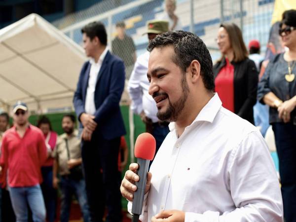 Mario Suazo, aspirante a diputado por Libre. Imagen tomada de Facebook.