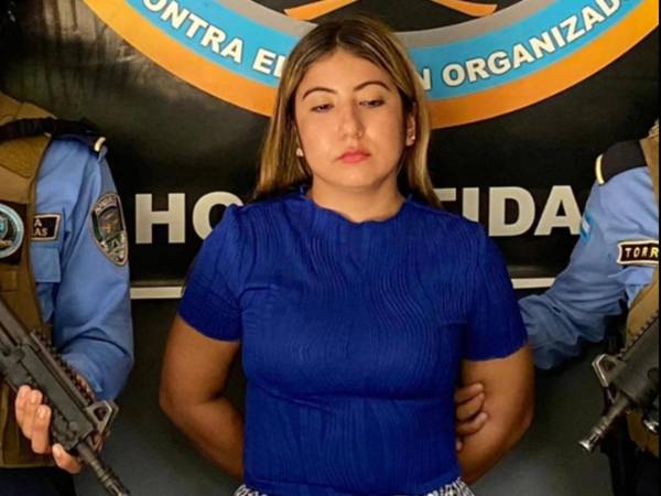 Hellin Damaris Fajardo Hernández tras su detención por parte de la FESCCO.
