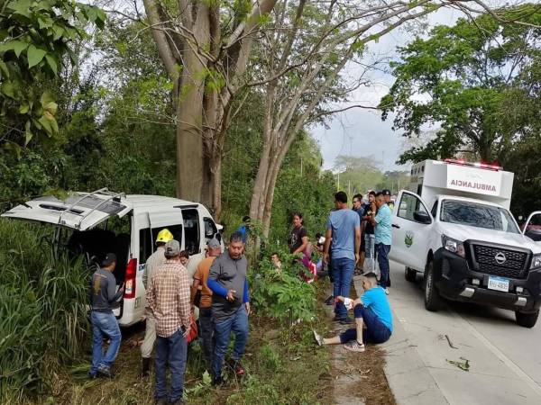 Un fuerte accidente de tránsito se registró la mañana de este jueves en la carretera CA-4, a la altura del municipio de Quimistán, en el departamento de Santa Bárbara, dejando varios heridos y generando alarma entre los pobladores de la zona.