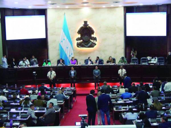 Congreso Nacional sigue paralizado.