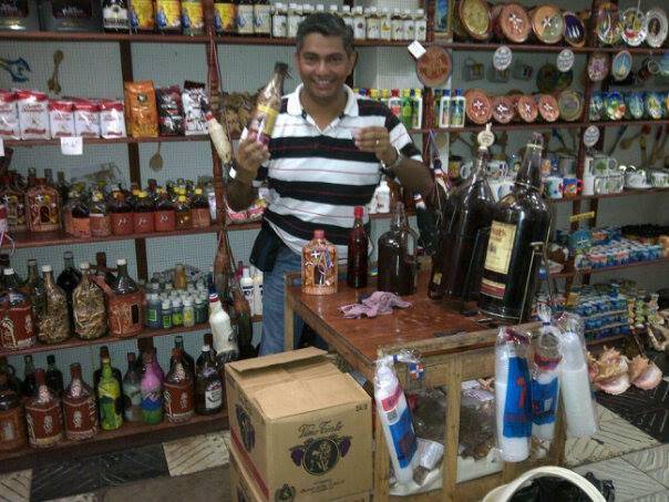 Supuestamente, mientras conducía, el ingeniero Renato rozó levemente su camioneta con automóvil que iba a su costado y el motorista de ese otro carro reaccionó molesto. 