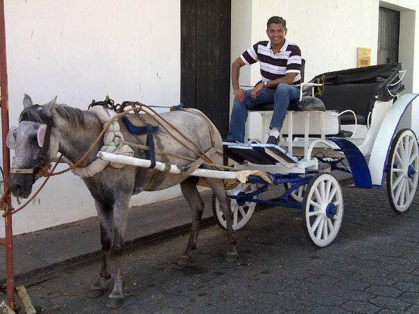 Sin embargo, entre sus allegados se maneja una hipótesis distinta, la cual está relacionada con un accidente de tránsito. 