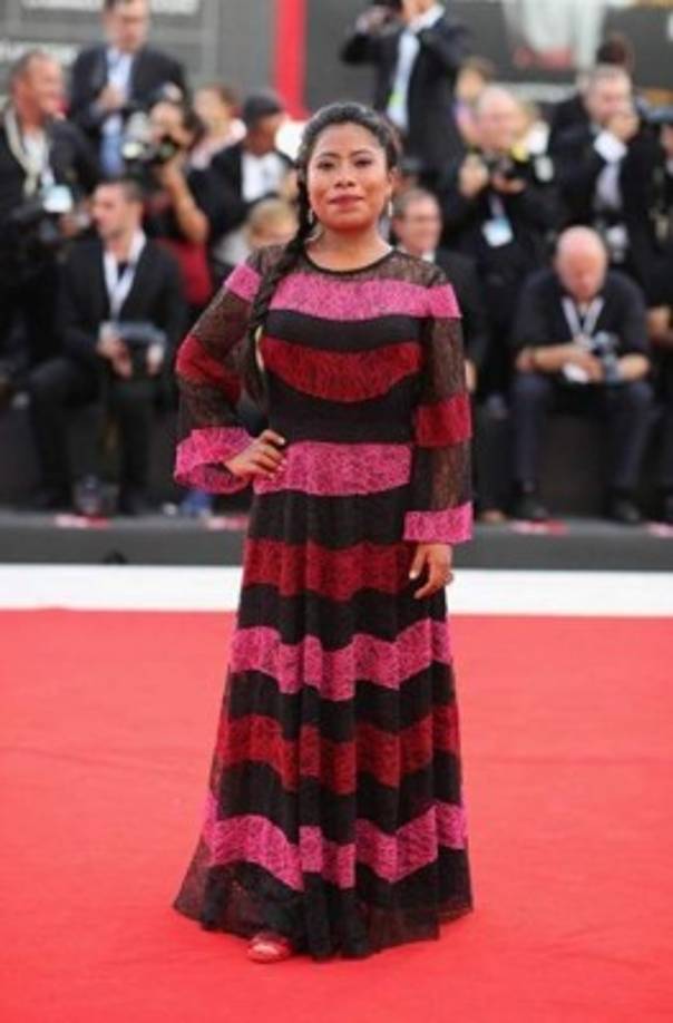 Festival Internacional de Cine de Venecia de 2018<br/><br/><br/>Esta maestra oaxaqueña de profesión y novel estrella ya ha aparecido en numerosas portadas de publicaciones especializadas, como la edición de diciembre de Vogue México (todo un logro al ser la primera mujer de ascendencia indígena que ha llegado a la portada en los 20 años de la revista).<br/>