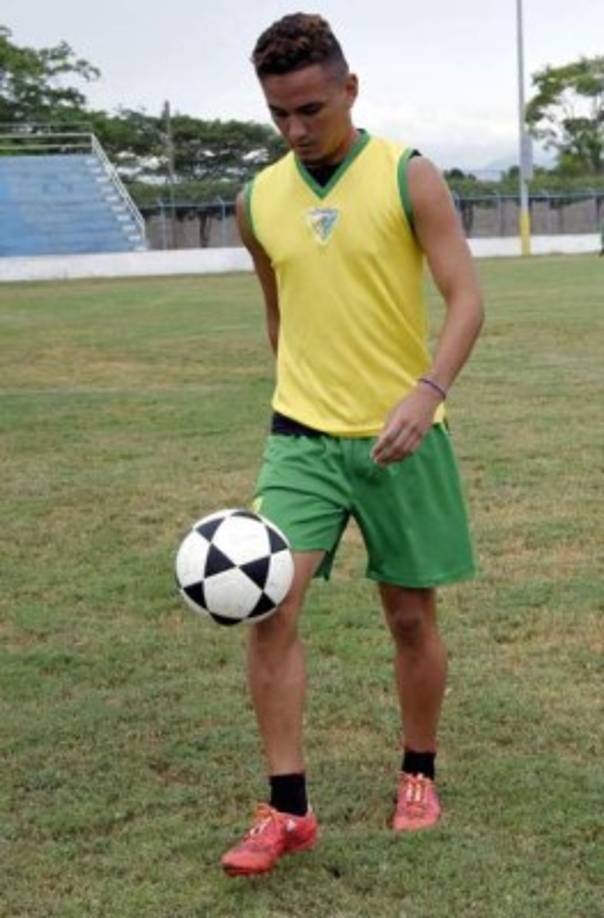 Samir Martínez: Tras descender con el Social Sol, el jugador se ha unido a la Real Sociedad de Tocoa en donde espera poder consolidarse. 'Nos hemos esforzado mucho para llegar acá', dijo.