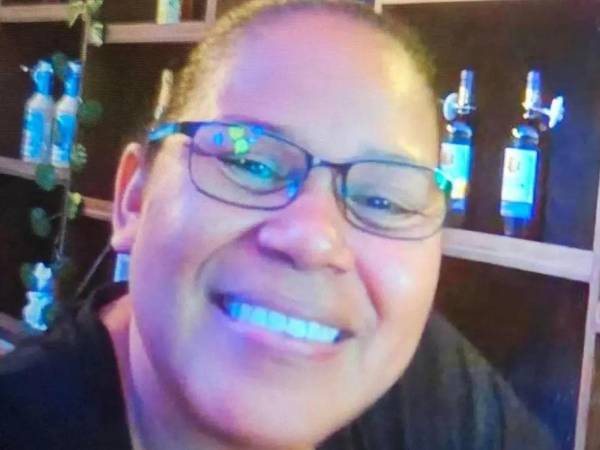 Las indagaciones de la Policía en torno al asesinato de Karla Patricia Vigil, vicepresidenta del patronato de la colonia Arenales Número 2 de San Pedro Sula, siguen en curso.