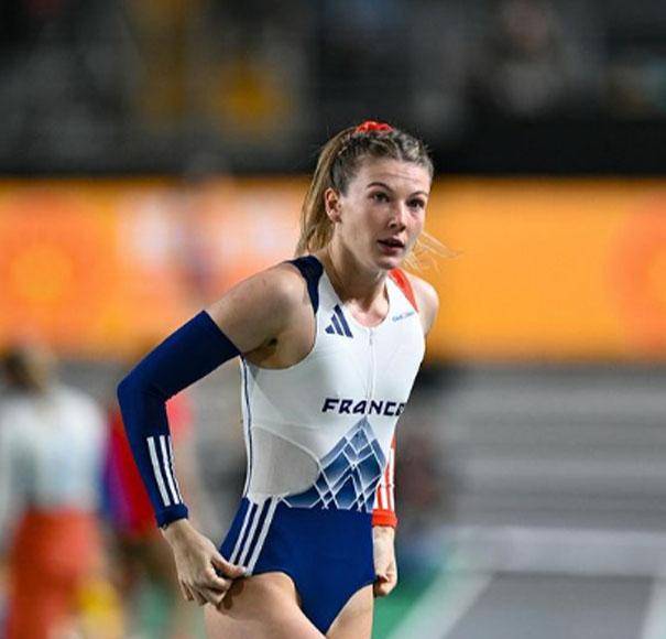 “Fractura abierta del astrágalo. Primera operación mañana por la mañana, segunda en Francia. Haga falta lo que haga falta. París 2024, allí estaré”. dijo la chica.