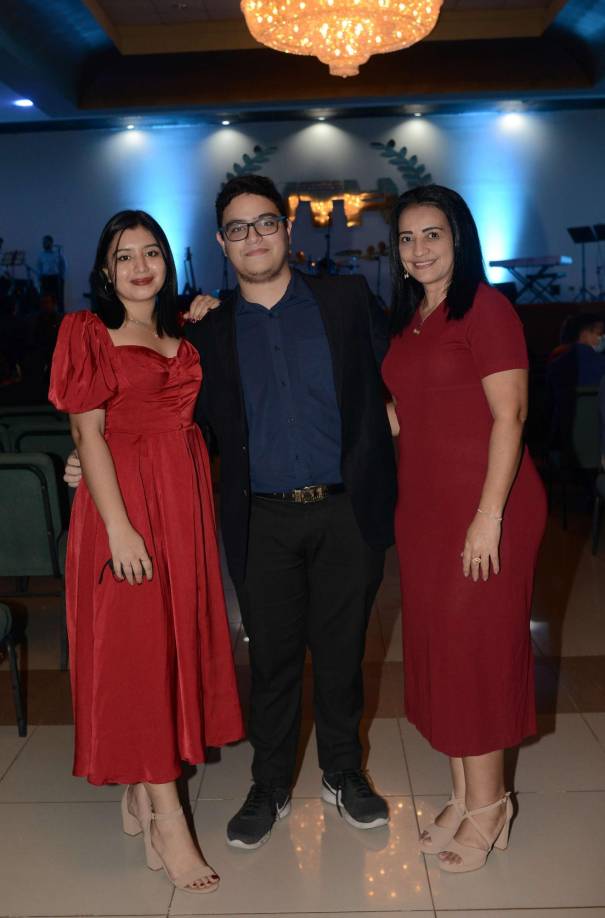 Keilly Castillo, Pablo Hernández y Ruth Velásquez