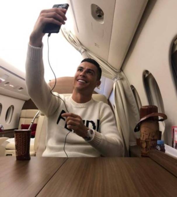 Cristiano Ronaldo es el jugador con el avión privado más caro, según una clasificiación de un diario inglés.