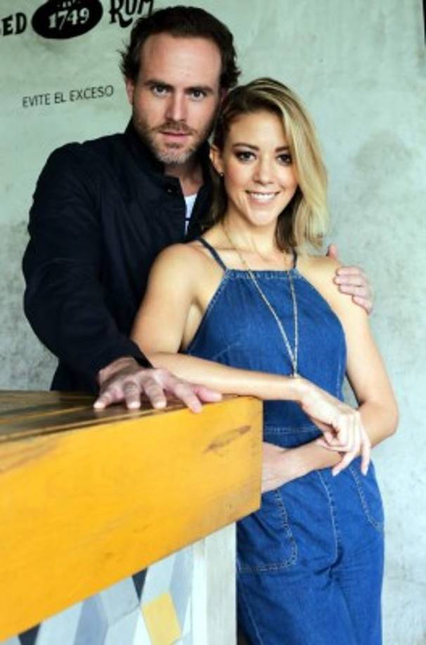 La actriz dice haber encontrado ya al amor de su vida, el también actor Erik Hayser. La pareja trabajó en un proyecto producido por ellos mismos, la obra de teatro Wake Up Woman, (despierta mujer) en la que quisieron retratar la pesadilla que viven las mujeres con la violencia de género .