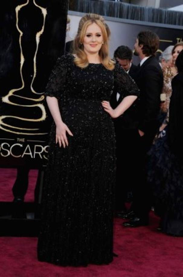 La británica, cuyo enorme éxito le permite tener una gran capacidad de decisión frente a su discográfica, fantaseaba con la idea de lanzarlo por sorpresa, como Beyoncé hizo el año pasado con su último trabajo.