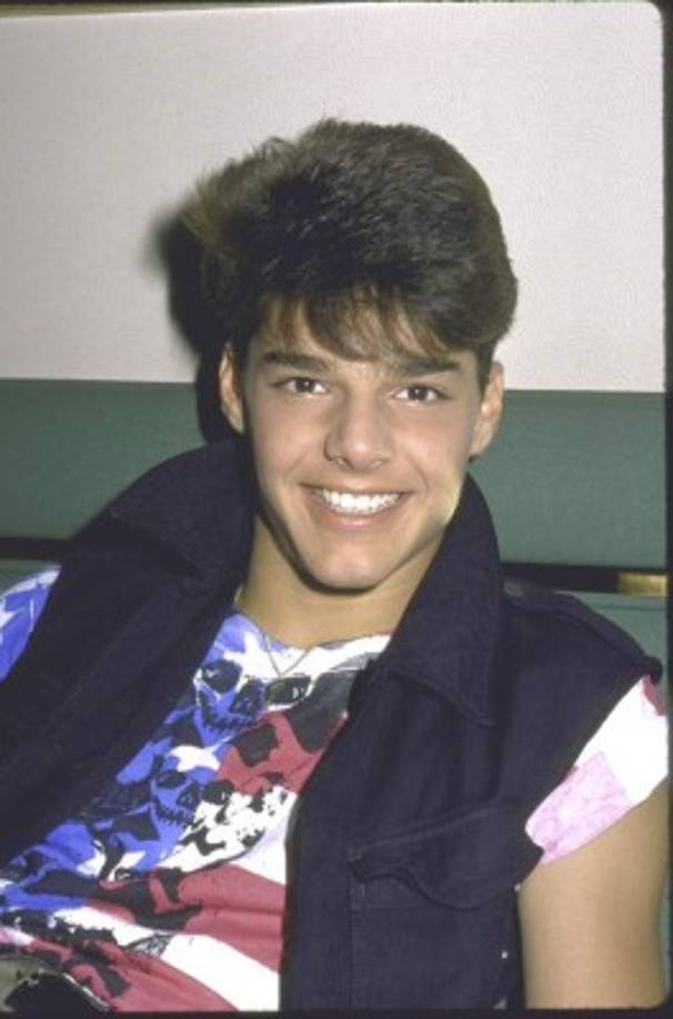 Asimismo, recordó el episodio en el que entró a la habitación y encontró a un adolescente Ricky Martin vestido de mujer frente al manager. En ese instante habrían sido defendidos por Robi Draco Rosa quien le dio golpes a Edgardo para que pudieran escapar.