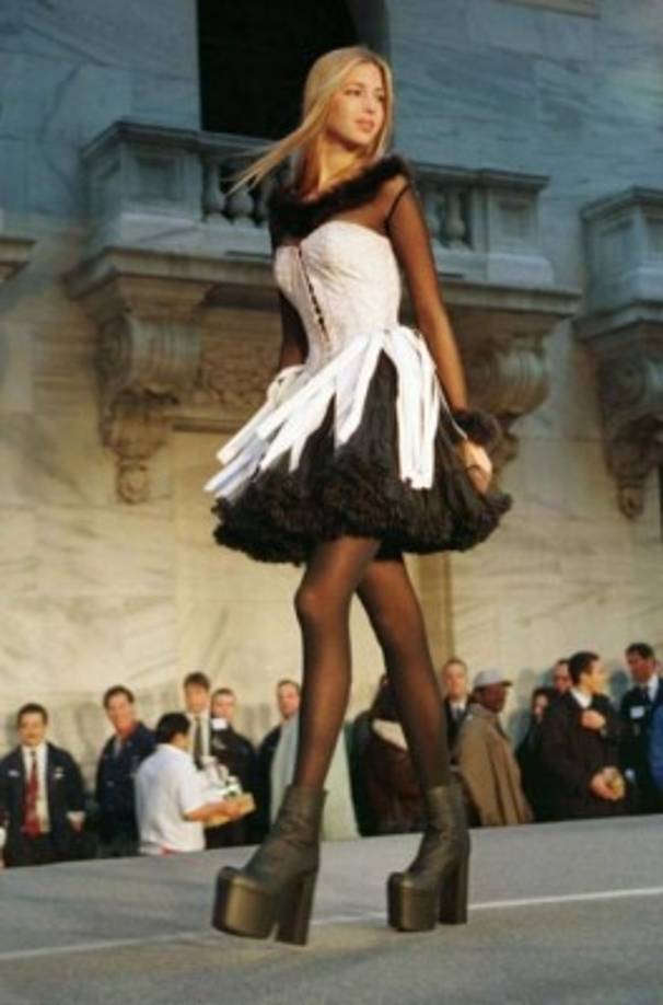 Durante su juventud la empresaria desfiló en varias pasarelas.