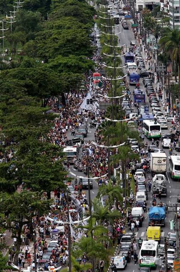 Una inmensa cantidad de personas acudieron para darle el último adiós a `O Rei` Pele.