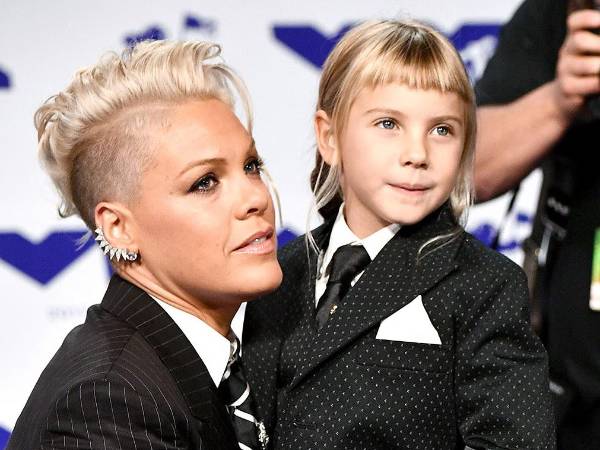 La cantante Pink hace algunos años atrás con su hija Willow, quien ahora es toda una señorita.