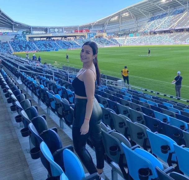 La sampedrana Daniella Zavala es la pareja del centrocampista hondureño Kervin Arriaga de 24 años de edad. La chica acompaña al jugador en cada partido que disputa como local el Minnesota United de la MLS.
