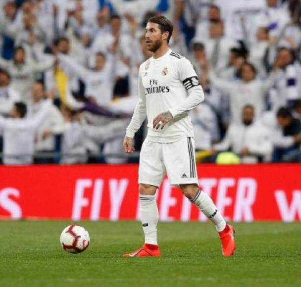 Sergio Ramos: El capitán seguirá comandando la zona defensiva del Real Madrid en la próxima campaña.